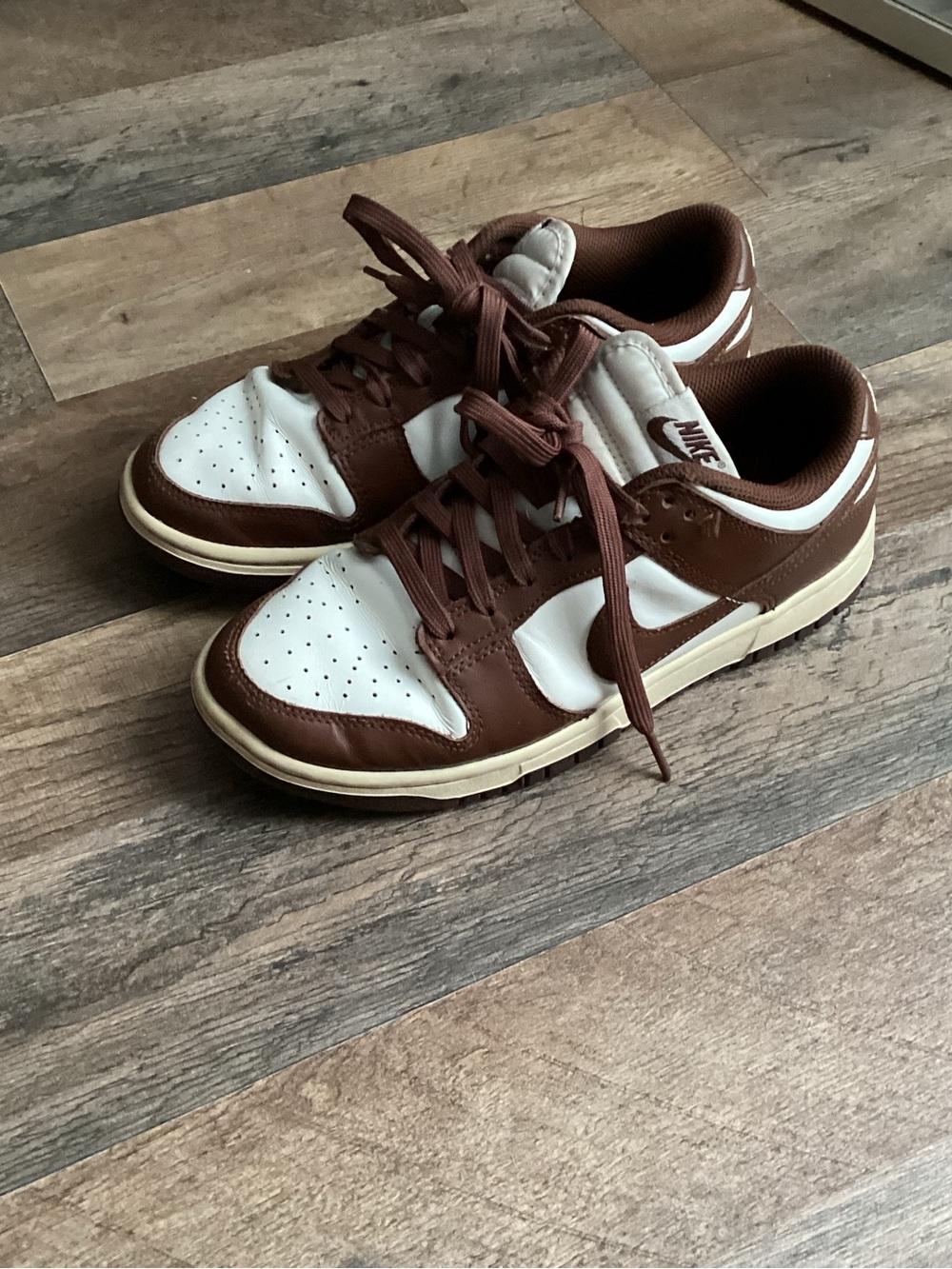 Nike dunks “Cocoa Wow”  Low-Top Sneakers - White and Brown